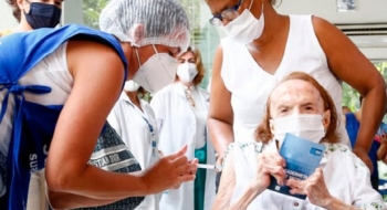 Goiânia começa vacinação de idosos a partir de 77 anos